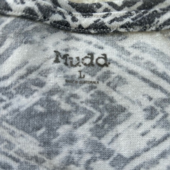 MUDD gray and white long sleeve cropped shirt  size large - Picture 3 of 6